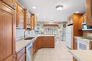 183 Cimarron Dr, Valparaiso, IN 46385 - Photo 6