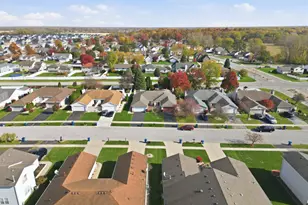 6937 Falcon Dr, Schererville, IN 46375 - Photo 4