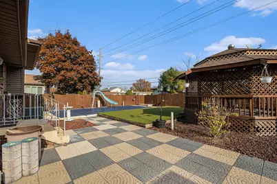 7905 Frederick Avenue, Munster, IN 46321 - Photo 22