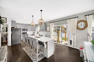 1785 Stellar St, Hobart, IN 46342 - Photo 4