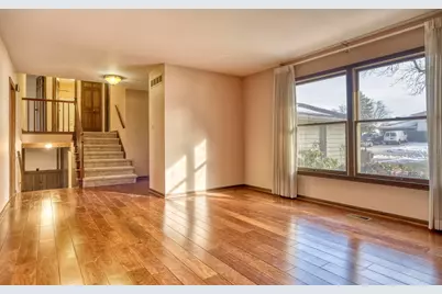 2324 Robinhood Boulevard, Schererville, IN 46375 - Photo 4