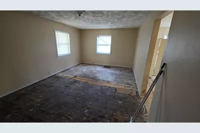 2304 S Meeker Avenue, Muncie, IN 47302 - Photo 6