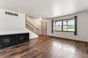 9117 Kennedy Ave, Highland, IN 46322 - Photo 4