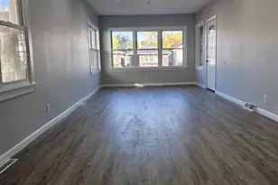 824 Johnson St, Gary, IN 46402 - Photo 4