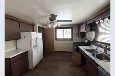 303 E Lake Street, Knox, IN 46534 - Photo 4