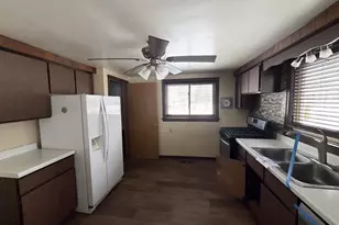 303 E Lake St, Knox, IN 46534 - Photo 4