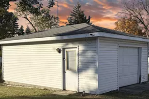 303 E Lake St, Knox, IN 46534 - Photo 2