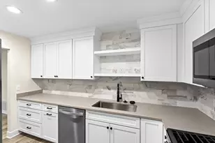 1853 Burgundy St, Schererville, IN 46375 - Photo 2