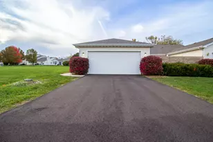 9976 Pheasant Ln, Saint John, IN 46373 - Photo 4