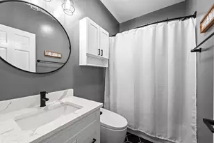 3601 Chimney Hill Ct, Valparaiso, IN 46383 - Photo 16