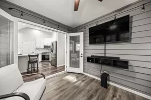 3601 Chimney Hill Ct, Valparaiso, IN 46383 - Photo 10