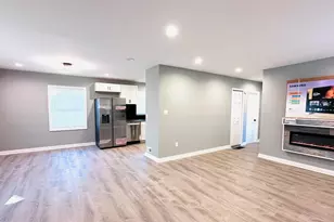 200 Taft Pl, Gary, IN 46404 - Photo 4