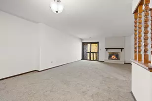 929 W Glen Park Ave, Griffith, IN 46319 - Photo 4