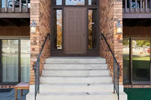 929 W Glen Park Ave, Griffith, IN 46319 - Photo 2