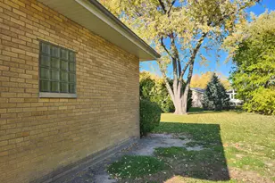 601 Berkley Dr, Dyer, IN 46311 - Photo 4