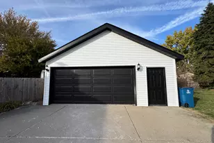 1558 W 99th Ave, Crown Point, IN 46307 - Photo 2