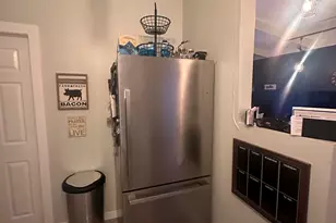 636 E 47th Pl, Gary, IN 46409 - Photo 8