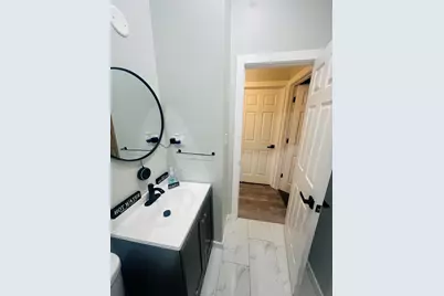 636 E 47th Place, Gary, IN 46409 - Photo 10