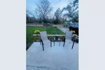 636 E 47th Place, Gary, IN 46409 - Photo 2