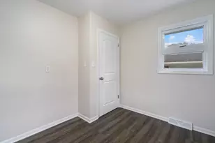 8133 Howard Ave, Munster, IN 46321 - Photo 16