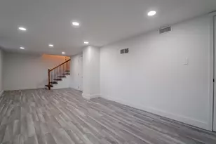 519 W 39th Ave, Gary, IN 46408 - Photo 16