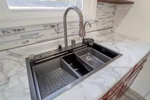 519 W 39th Ave, Gary, IN 46408 - Photo 8