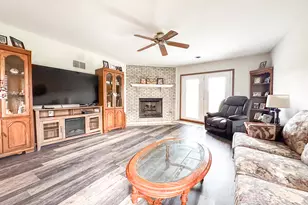 692 Capitol Dr, Hobart, IN 46342 - Photo 8