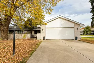 692 Capitol Dr, Hobart, IN 46342 - Photo 2