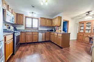 692 Capitol Dr, Hobart, IN 46342 - Photo 6