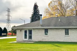 692 Capitol Dr, Hobart, IN 46342 - Photo 16