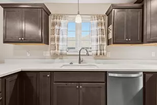 2331 Waterford Cir W, Schererville, IN 46375 - Photo 8