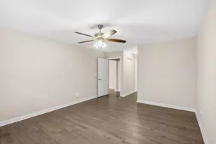 2331 Waterford Cir W, Schererville, IN 46375 - Photo 14