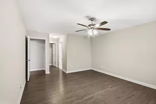 2331 Waterford Cir W, Schererville, IN 46375 - Photo 16