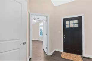 2331 Waterford Cir W, Schererville, IN 46375 - Photo 4