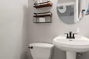 696 Admiral Dr, Westchester Township, IN 46304 - Photo 22