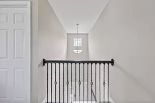 2436 Creek Bank Dr, Columbus, IN 47201 - Photo 22