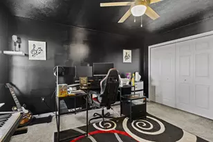 2436 Creek Bank Dr, Columbus, IN 47201 - Photo 26