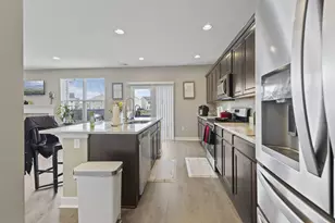 2436 Creek Bank Dr, Columbus, IN 47201 - Photo 6