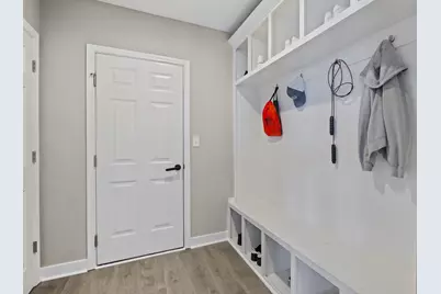 2436 Creek Bank Drive, Columbus, IN 47201 - Photo 14