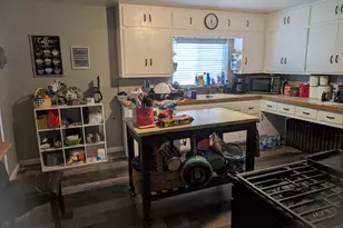 601 W Gordon St, Francesville, IN 47946 - Photo 6