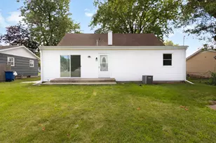 709 Indiana Ave, Michigan City, IN 46360 - Photo 18