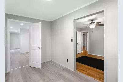 709 Indiana Avenue, Michigan City, IN 46360 - Photo 12