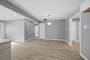 1226 W 45th Ave, Gary, IN 46408 - Photo 12