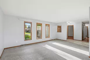 14 Helena Dr, Schererville, IN 46375 - Photo 4