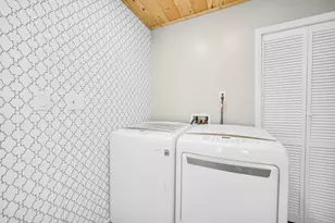 1006 W 21st St, La Porte, IN 46350 - Photo 10