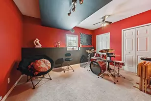 10367 Trevino St, Crown Point, IN 46307 - Photo 16