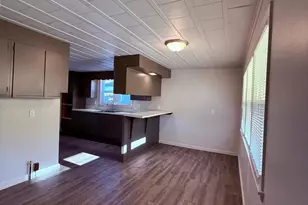 412 Woodbine St, La Porte, IN 46350 - Photo 8