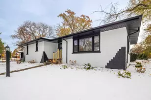 8205 Parkview Ave, Munster, IN 46321 - Photo 2