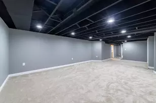 8205 Parkview Ave, Munster, IN 46321 - Photo 26