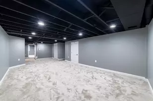 8205 Parkview Ave, Munster, IN 46321 - Photo 24